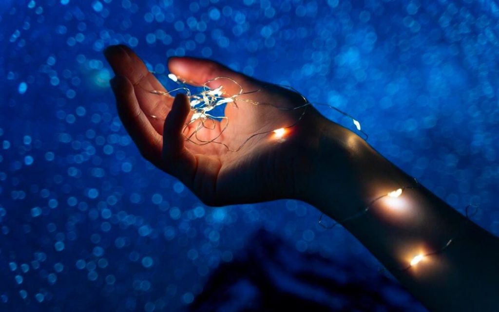 Discover New Year palmistry predictions for 2026. Learn what your life line, fate line, and palm signs reveal about success, love, and health.